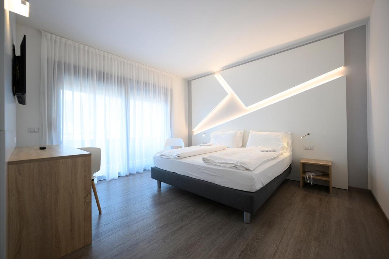 Hotel Riviera Riva del Garda Extérieur photo