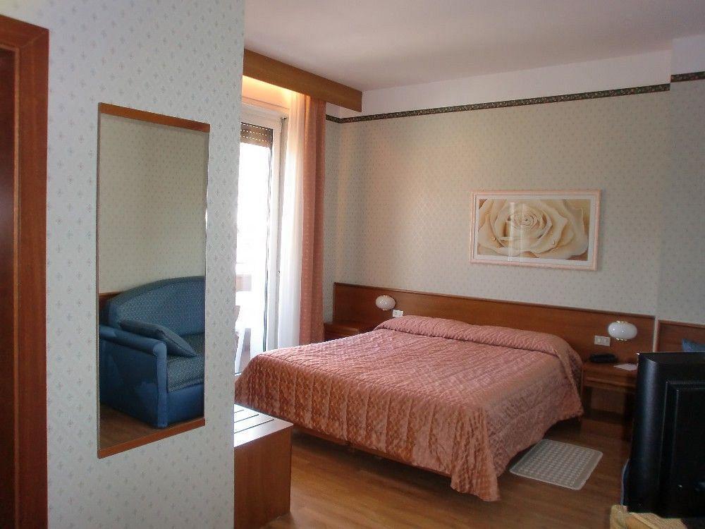 Hotel Riviera Riva del Garda Extérieur photo