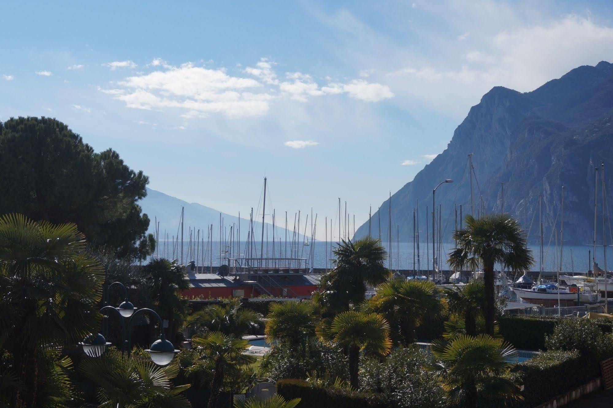 Hotel Riviera Riva del Garda Extérieur photo