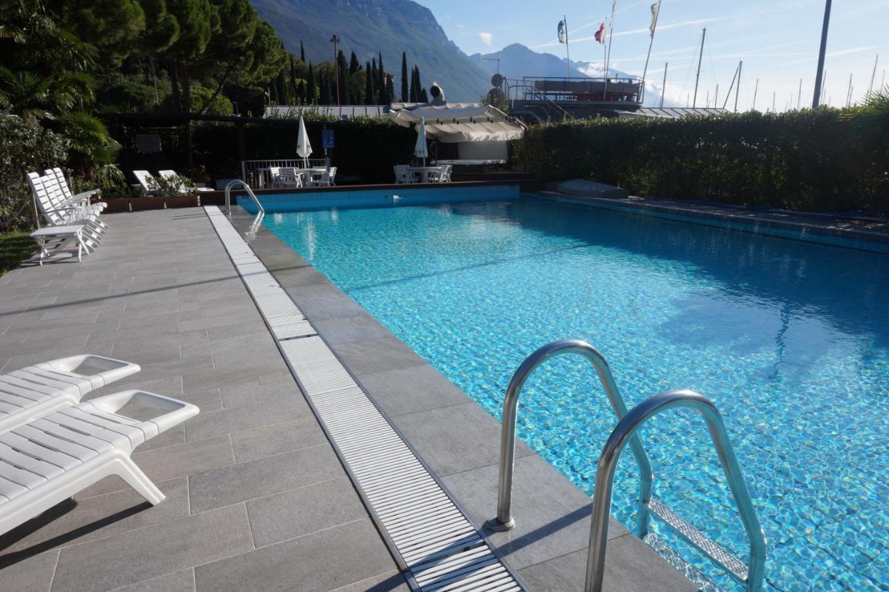 Hotel Riviera Riva del Garda Extérieur photo